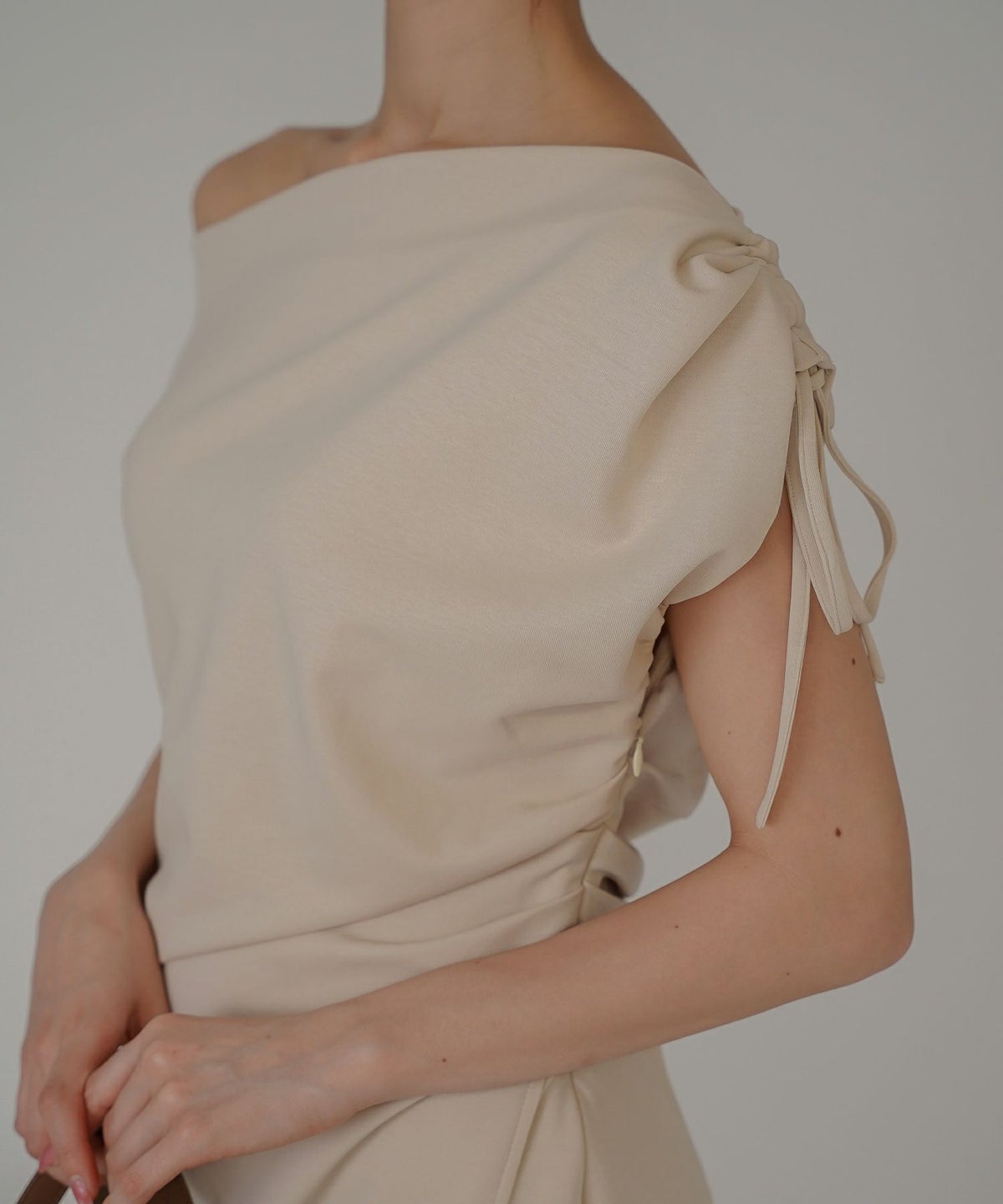 ドレープ タイトワンピース 韓国風 綺麗め 細見え カジュアル 港区 ラウンジ Iラインスカート 長め ペンシルスカート エレガント 海外系 細見え カジュアル スタイル盛れ KINO THE KEI