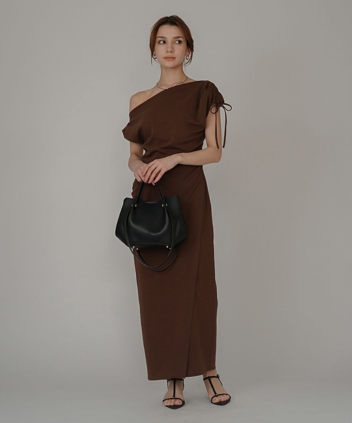 ドレープ タイトワンピース 韓国風 綺麗め 細見え カジュアル 港区 ラウンジ Iラインスカート 長め ペンシルスカート エレガント 海外系 細見え カジュアル スタイル盛れ KINO THE KEI