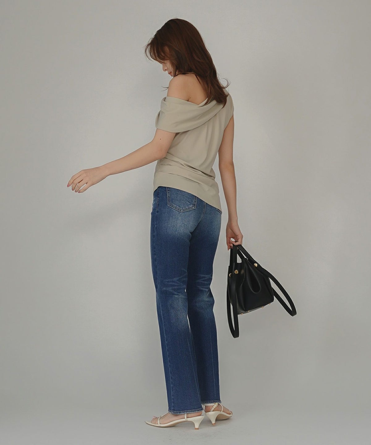 万能トップス 着回し インナートップス オシャレ 無地 女性らしい モテコーデ デートコーデ 大人 あざと可愛い 肌見せ 港区 ラウンジ 韓国風 韓国系 カジュアル エレガント 海外系 きれいめ 細見え カジュアル スタイル盛れ KINO THE KEI