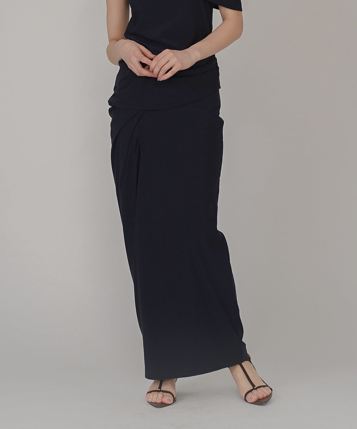 あざと可愛い 肌見せ 港区 ラウンジ Iラインスカート 長め ペンシルスカート ツイル ナローシルエット スリット入り カジュアル エレガント 海外系 きれいめ 韓国風 韓国系 スタイル盛れ セットアップ ドレス ディナー パーティ KINO THE KEI