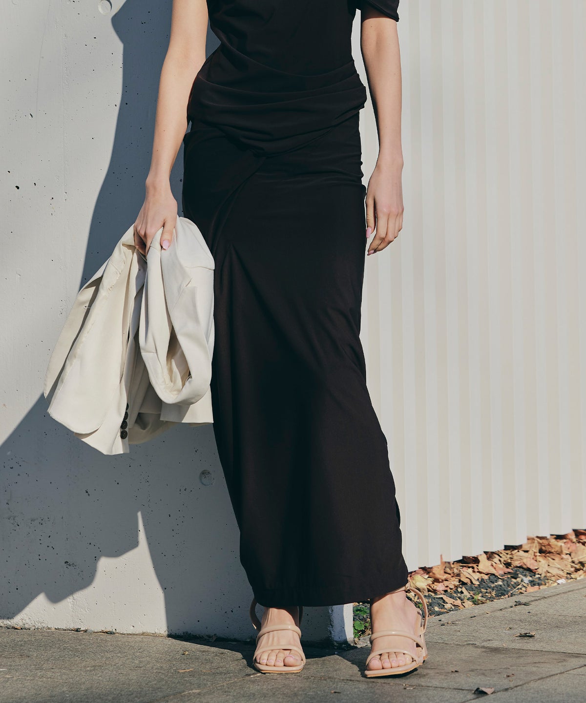 あざと可愛い 肌見せ 港区 ラウンジ Iラインスカート 長め ペンシルスカート ツイル ナローシルエット スリット入り カジュアル エレガント 海外系 きれいめ 韓国風 韓国系 スタイル盛れ セットアップ ドレス ディナー パーティ KINO THE KEI