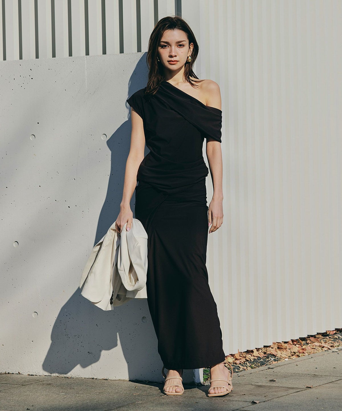 あざと可愛い 肌見せ 港区 ラウンジ Iラインスカート 長め ペンシルスカート ツイル ナローシルエット スリット入り カジュアル エレガント 海外系 きれいめ 韓国風 韓国系 スタイル盛れ セットアップ ドレス ディナー パーティ KINO THE KEI