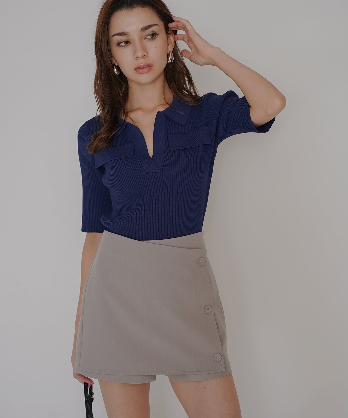 着回し インナー 無地 女性らしい モテコーデ デートコーデ 大人 あざと可愛い 肌見せ 港区 ラウンジ 韓国風 韓国系 カジュアル エレガント 海外系 きれいめ 細見え カジュアル スタイル盛れ KINO THE KEI