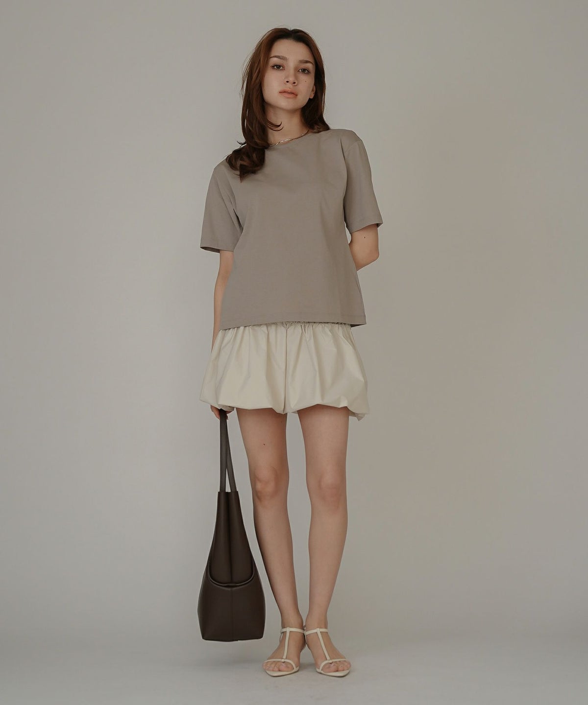 サンダル 華奢ストラップ 歩きやすい 安定感 クロス フェイクレザー ローヒール オリジナル ポインテッド メタル パーツ ストラップ サンダル KINO THE KEI