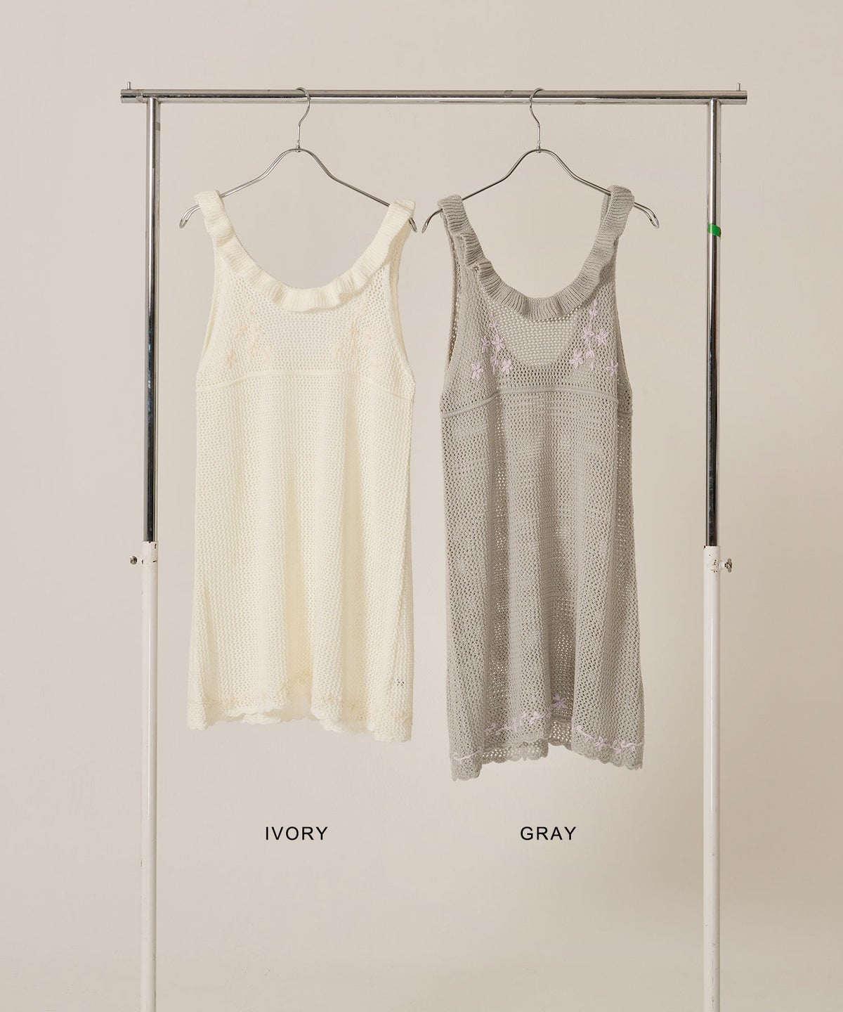 ワンピース/花/バックオープン/ハンド刺繍入り 透かし編み ニットワンピース TINA：JOJUN