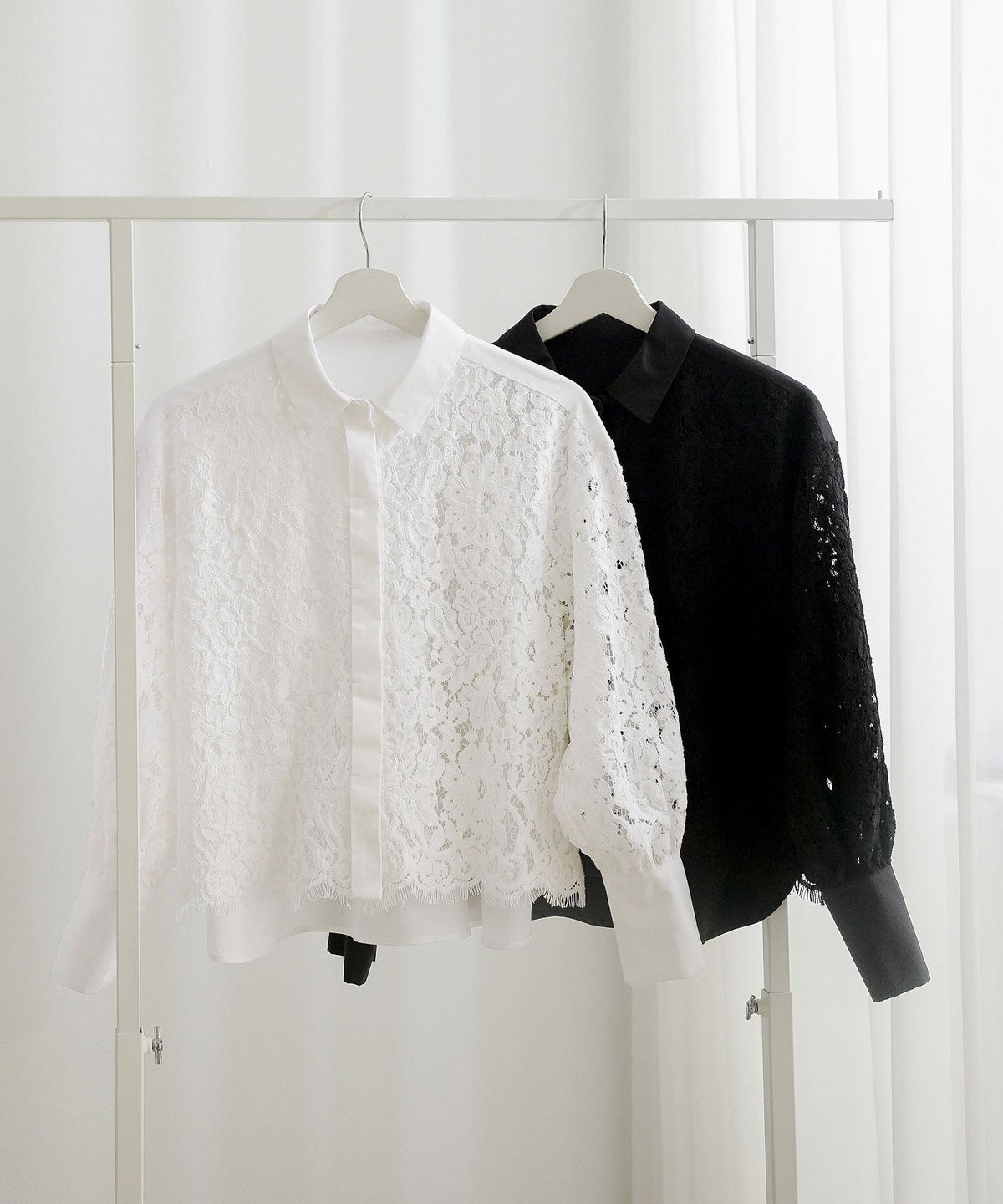 手洗い可 オフィス おしゃれ フェミニン 透け感 カフス 上品 きれいめ 大人カジュアル 長袖 襟付き ジョイントスペース