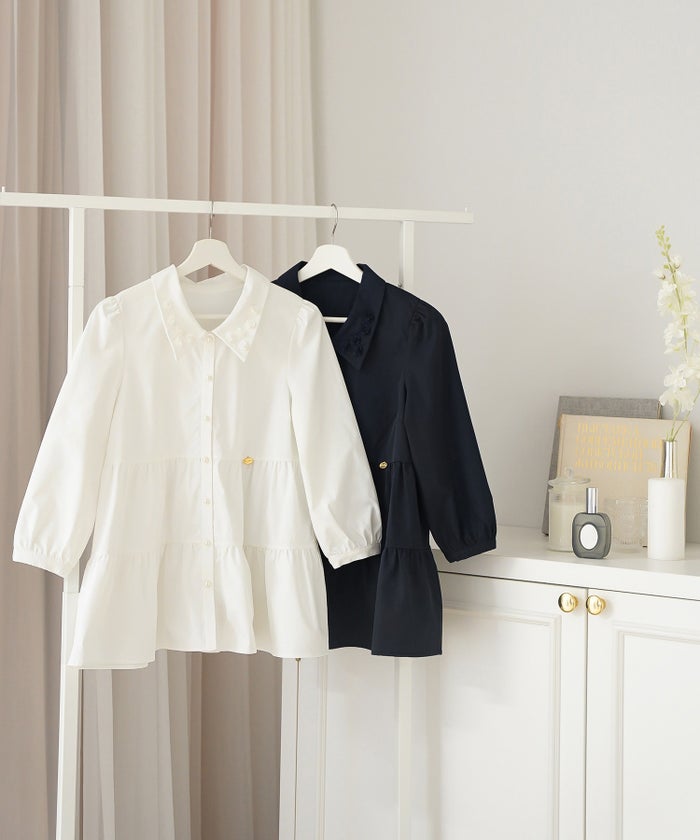 ブラウス トップス 花 襟 シャツ襟 ティアード 前開き パールボタン 7分袖