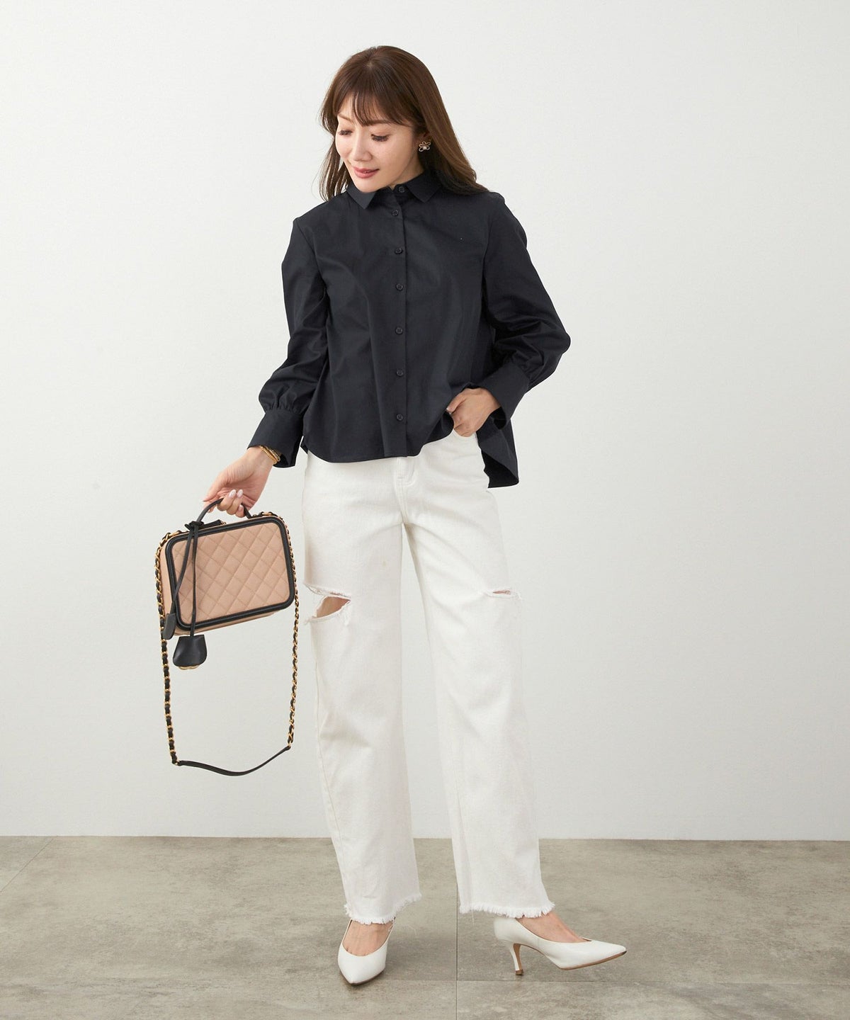 手洗い可 オフィス おしゃれ フェミニン 大人カジュアル 上品 きれいめ 長袖 白 ジョイントスペース