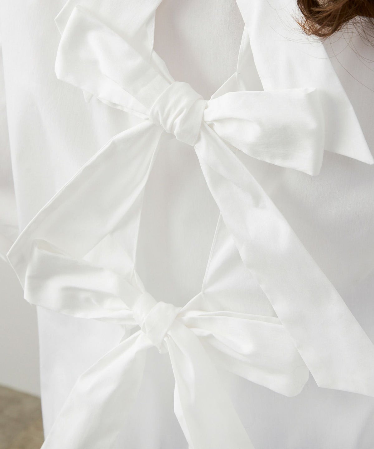 手洗い可 オフィス おしゃれ フェミニン 大人カジュアル 上品 きれいめ 長袖 白 ジョイントスペース