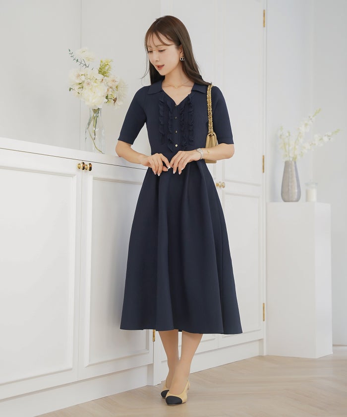 ニット ワンピース フリル 前開き 授乳 ママ きれいめ フェミニン 上品 ママ友 かわいい 大人 配色 ゴールド 半袖 5分袖 フレア フレアシルエット タック ミモレ 開襟 デコルテすっきり 襟付き 春 夏