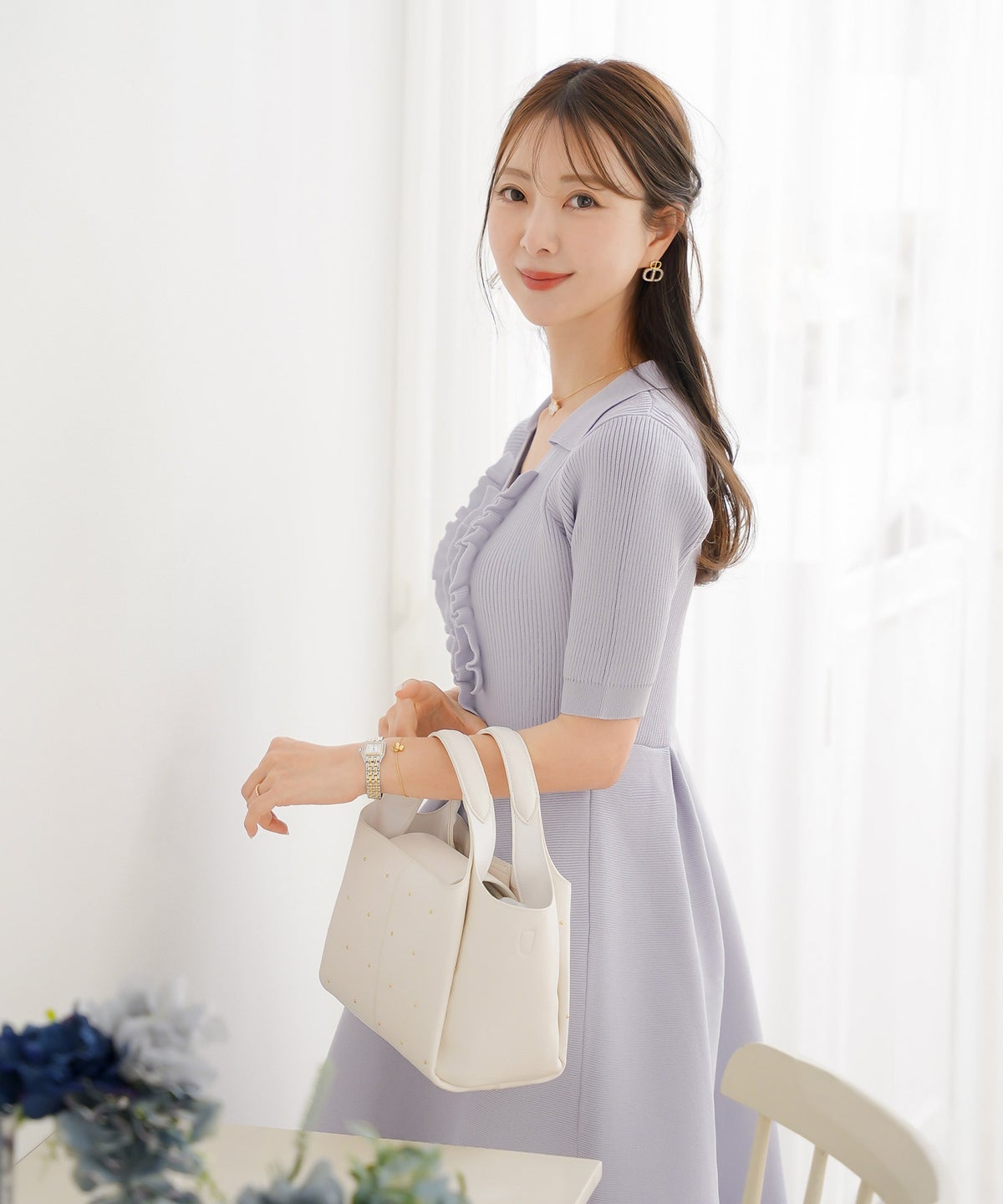 ニット ワンピース フリル 前開き 授乳 ママ きれいめ フェミニン 上品 ママ友 かわいい 大人 配色 ゴールド 半袖 5分袖 フレア フレアシルエット タック ミモレ 開襟 デコルテすっきり 襟付き 春 夏