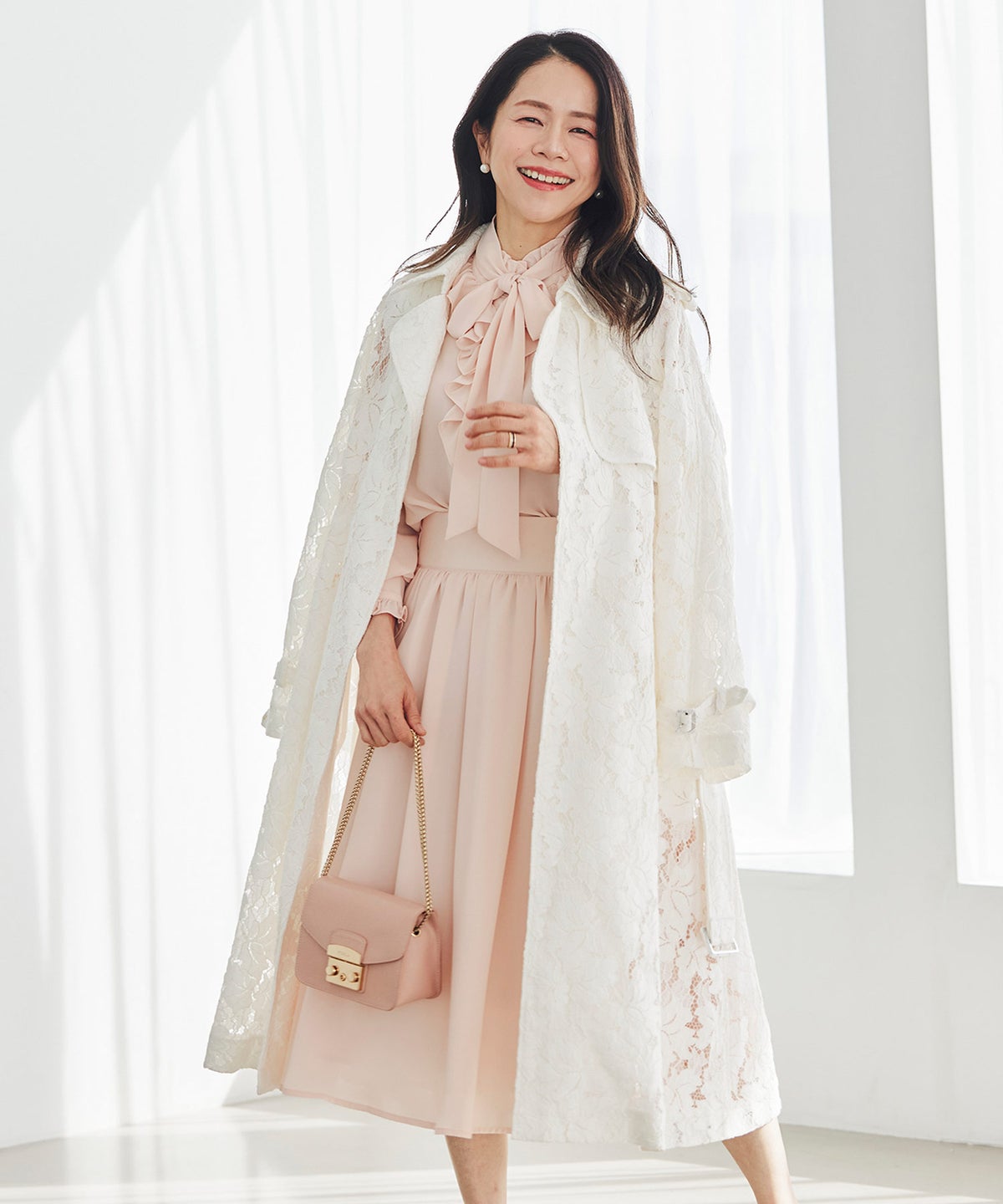 総レース ロング トレンチコート ホワイト ピンク ネイビー 総レース ロング トレンチコート ＆BLOOM（アンドブルーム）