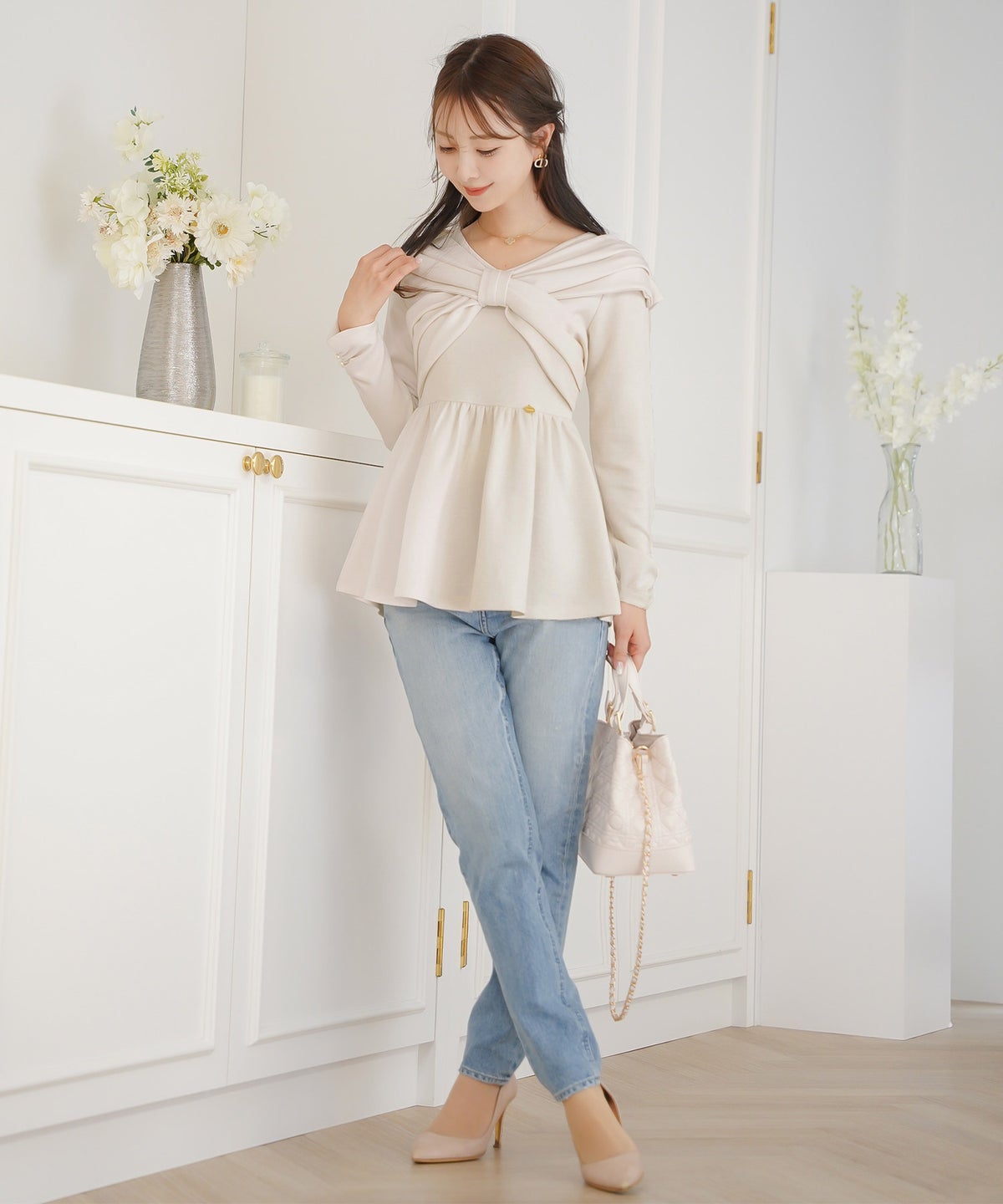 トップス カットソー ペプラム 体型カバー カジュアル 長袖 パール オフショル リボン タック ギャザー Vネック きれいめ 着映え パンツスタイル ミドル丈 春 秋