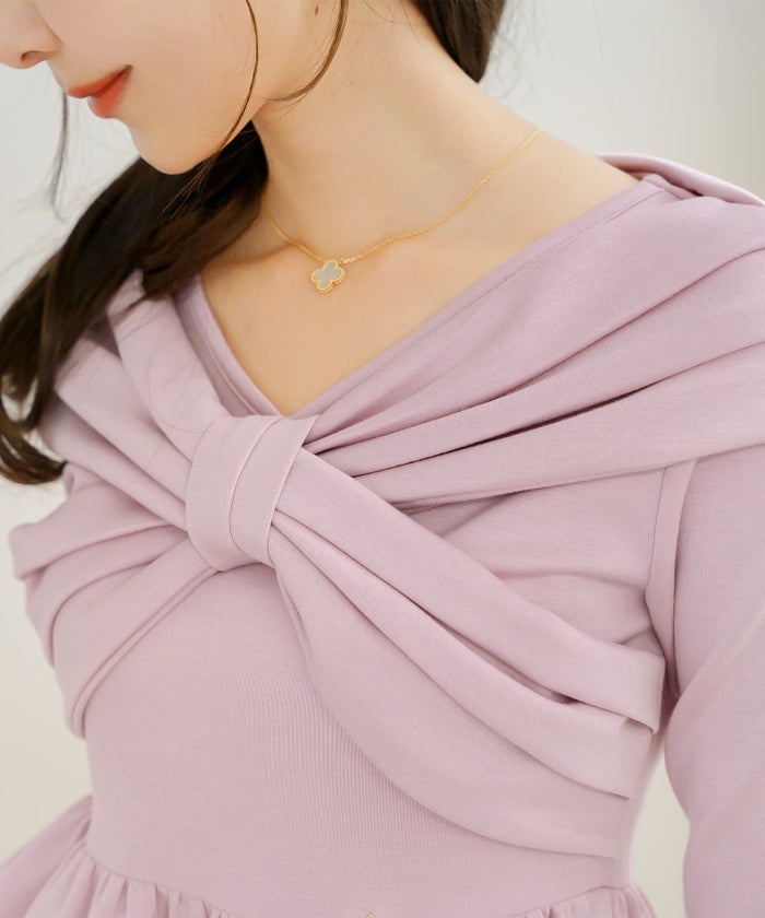 トップス カットソー ペプラム 体型カバー カジュアル 長袖 パール オフショル リボン タック ギャザー Vネック きれいめ 着映え パンツスタイル ミドル丈 春 秋