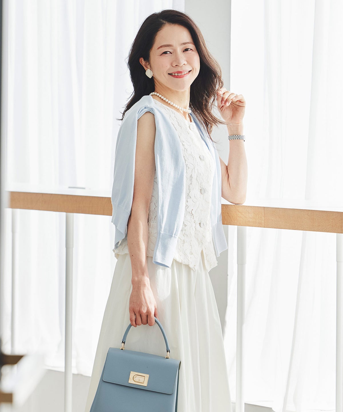 総レース ベスト ジレ 春 秋 美シルエット ウエストライン 裏地付き きれいめ オケージョン 通勤 ホワイト ピンク ネイビー ジョイントスペース 総レース ベスト ＆BLOOM（アンドブルーム）