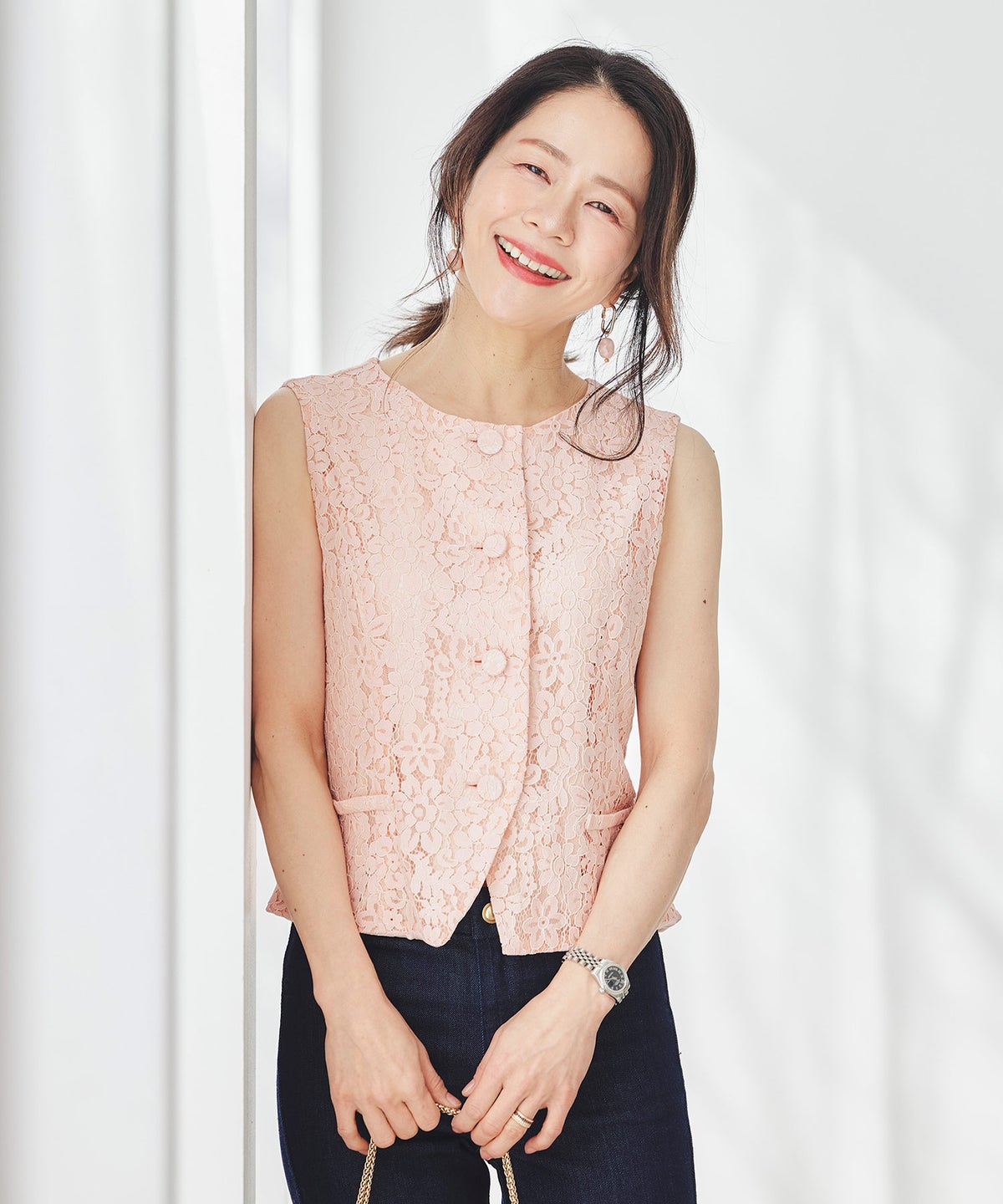 総レース ベスト ジレ 春 秋 美シルエット ウエストライン 裏地付き きれいめ オケージョン 通勤 ホワイト ピンク ネイビー ジョイントスペース 総レース ベスト ＆BLOOM（アンドブルーム）