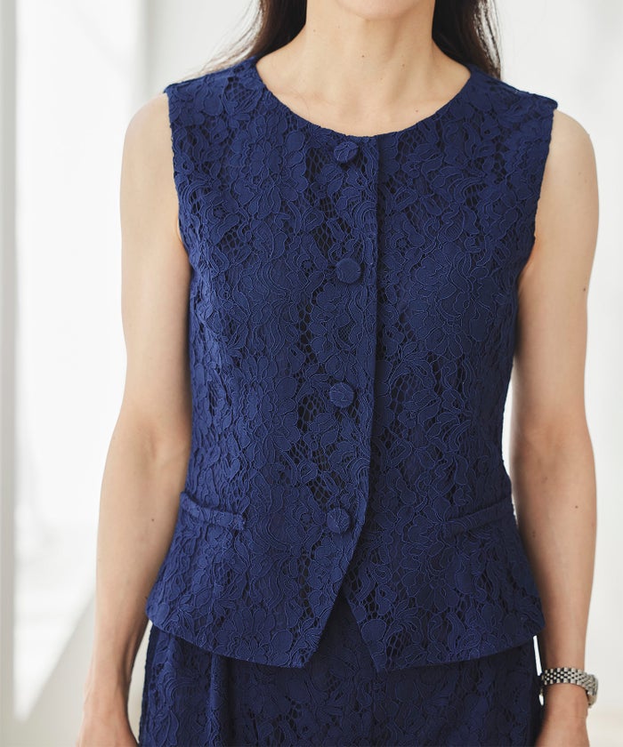 総レース ベスト ジレ 春 秋 美シルエット ウエストライン 裏地付き きれいめ オケージョン 通勤 ホワイト ピンク ネイビー ジョイントスペース 総レース ベスト ＆BLOOM（アンドブルーム）