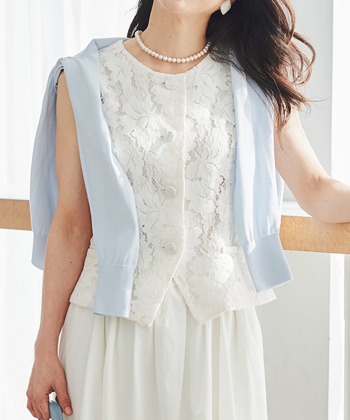 総レース ベスト ジレ 春 秋 美シルエット ウエストライン 裏地付き きれいめ オケージョン 通勤 ホワイト ピンク ネイビー ジョイントスペース 総レース ベスト ＆BLOOM（アンドブルーム）