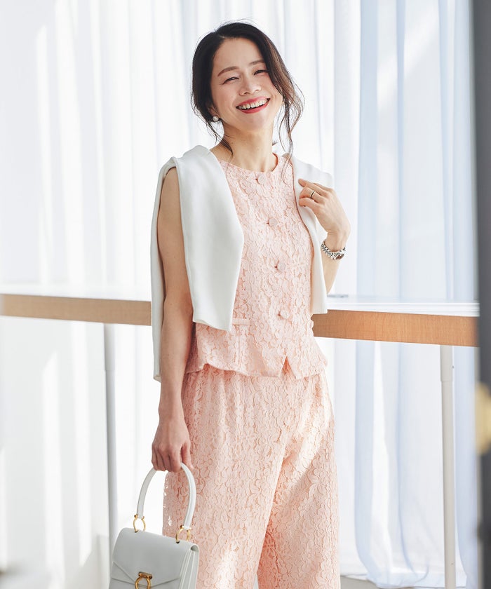 総レース ベスト ジレ 春 秋 美シルエット ウエストライン 裏地付き きれいめ オケージョン 通勤 ホワイト ピンク ネイビー ジョイントスペース 総レース ベスト ＆BLOOM（アンドブルーム）
