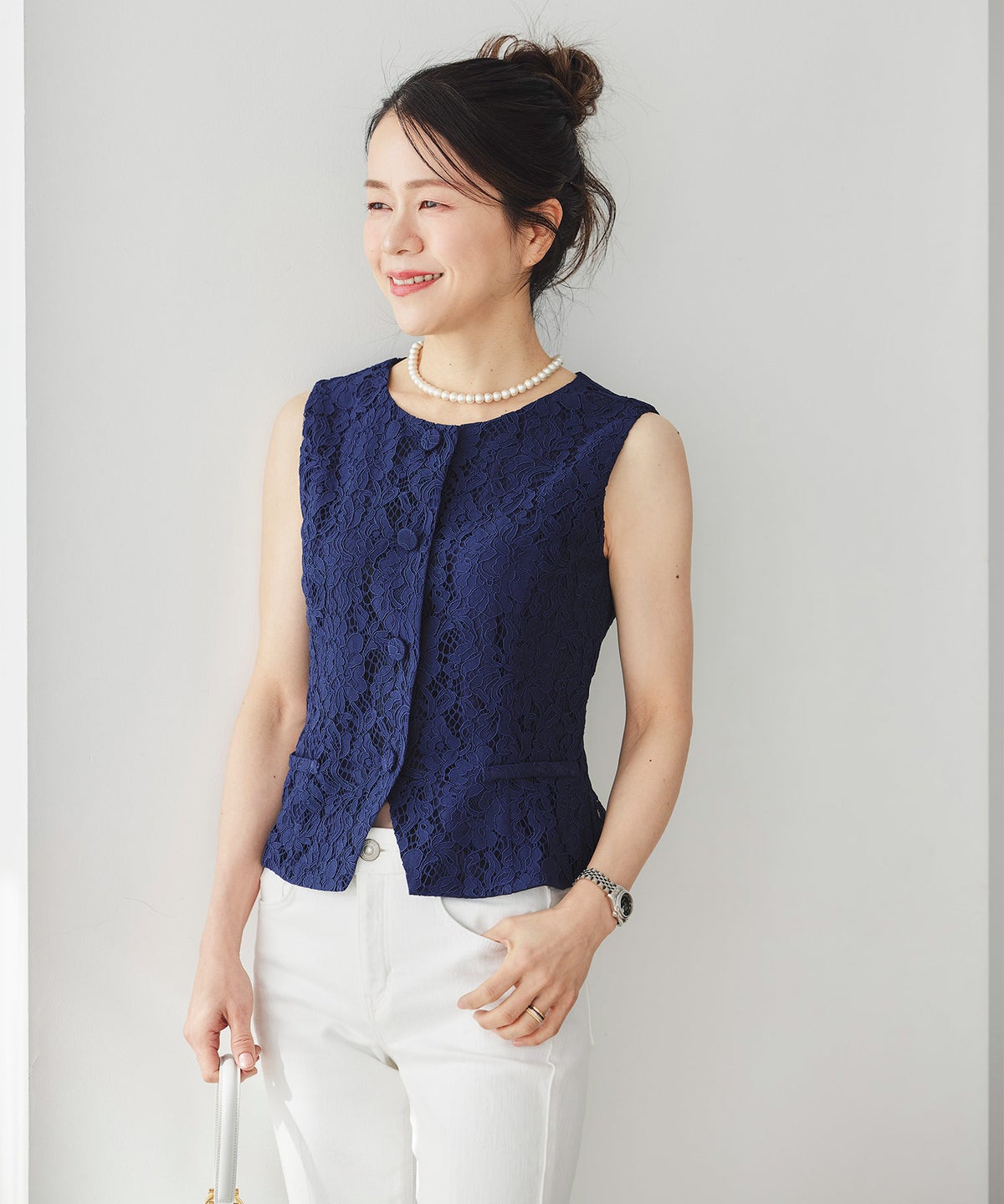 総レース ベスト ジレ 春 秋 美シルエット ウエストライン 裏地付き きれいめ オケージョン 通勤 ホワイト ピンク ネイビー ジョイントスペース 総レース ベスト ＆BLOOM（アンドブルーム）