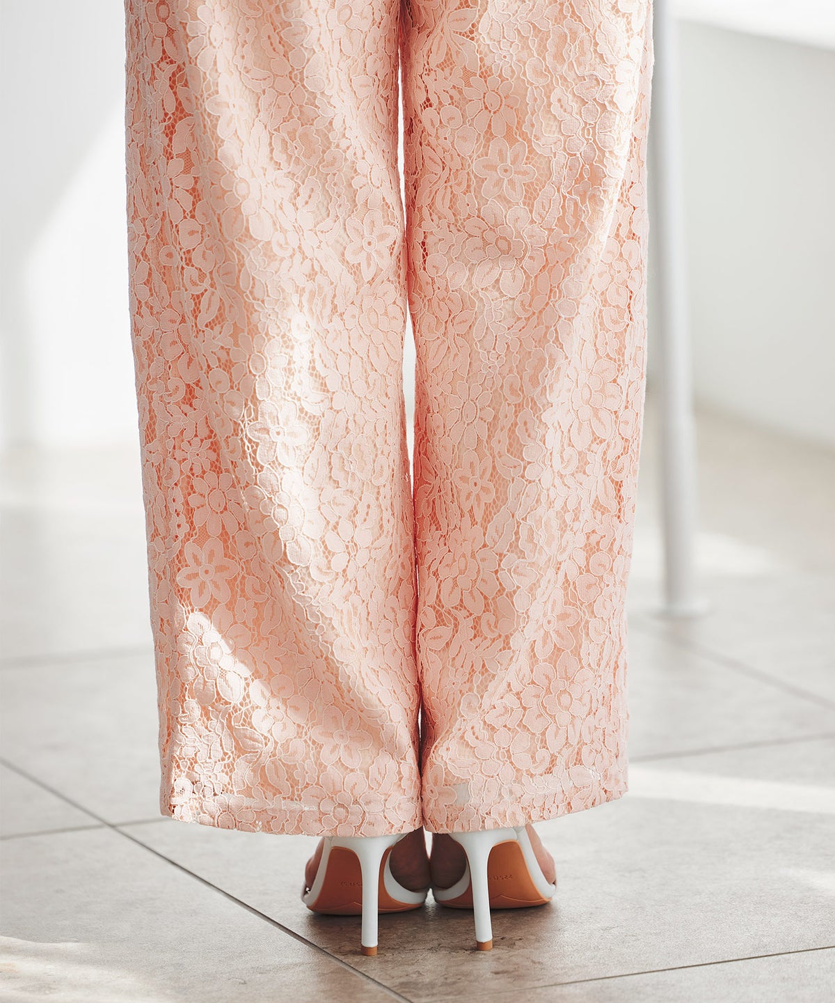 総レース ワイドパンツ オケージョン 結婚式 上品 フェミニン きれいめ 体型カバー 楽ちん 入学式 通勤 セットアップ ホワイト ピンク ネイビー ＆BLOOM（アンドブルーム）