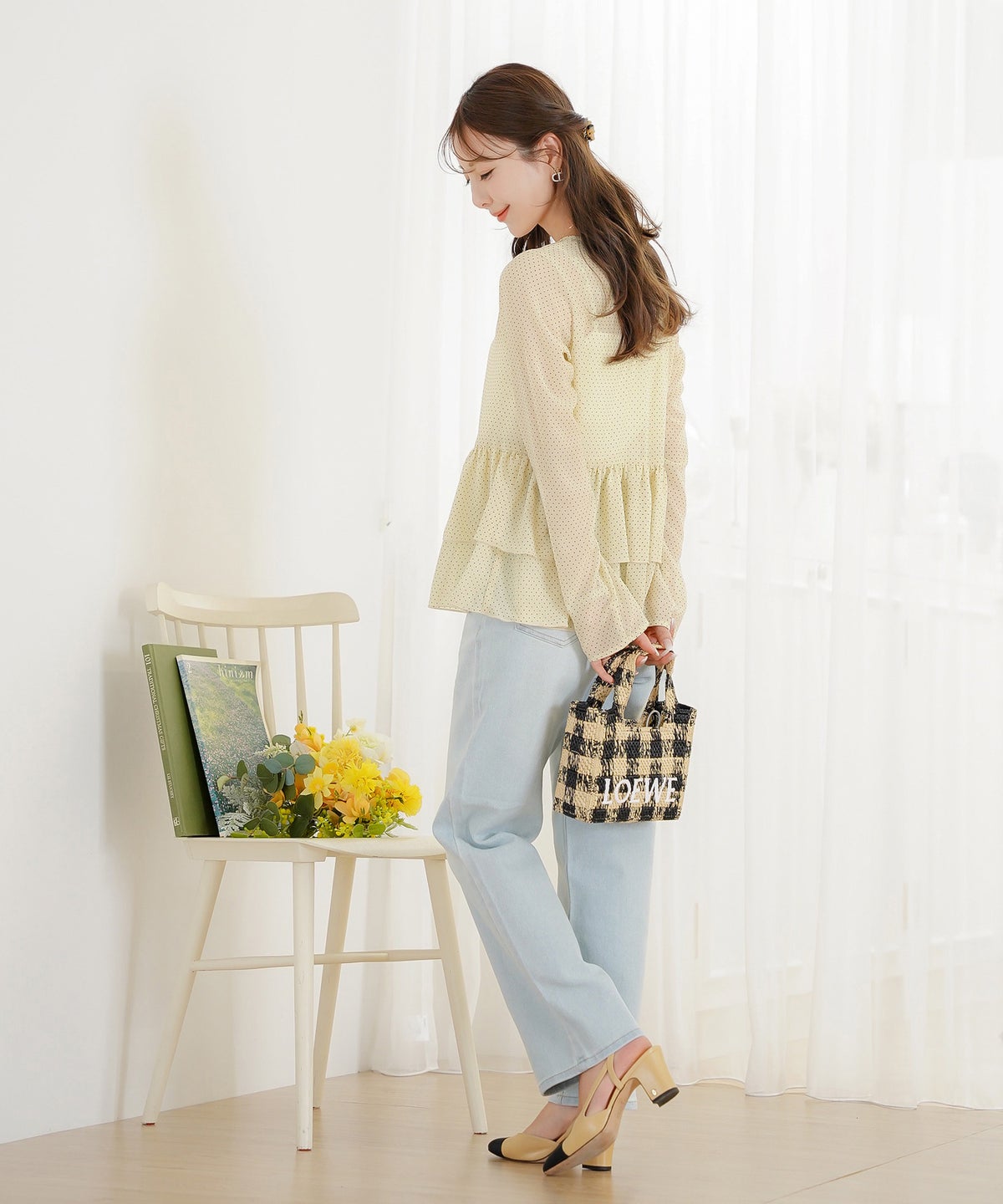 ブラウス トップス クルーネック ドット 柄 春 秋 夏 晩夏 ホワイト アイボリー ベージュ ブラック 長袖 シアー 透け感 抜け感 シースルー 涼しい 清涼感 軽い 軽量