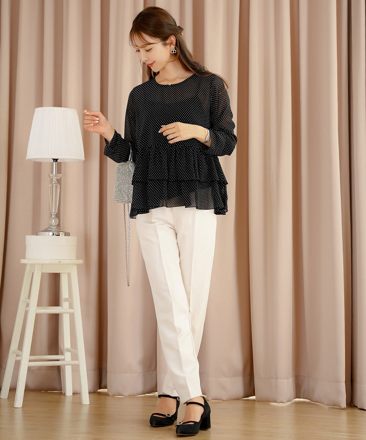 ブラウス トップス クルーネック ドット 柄 春 秋 夏 晩夏 ホワイト アイボリー ベージュ ブラック 長袖 シアー 透け感 抜け感 シースルー 涼しい 清涼感 軽い 軽量