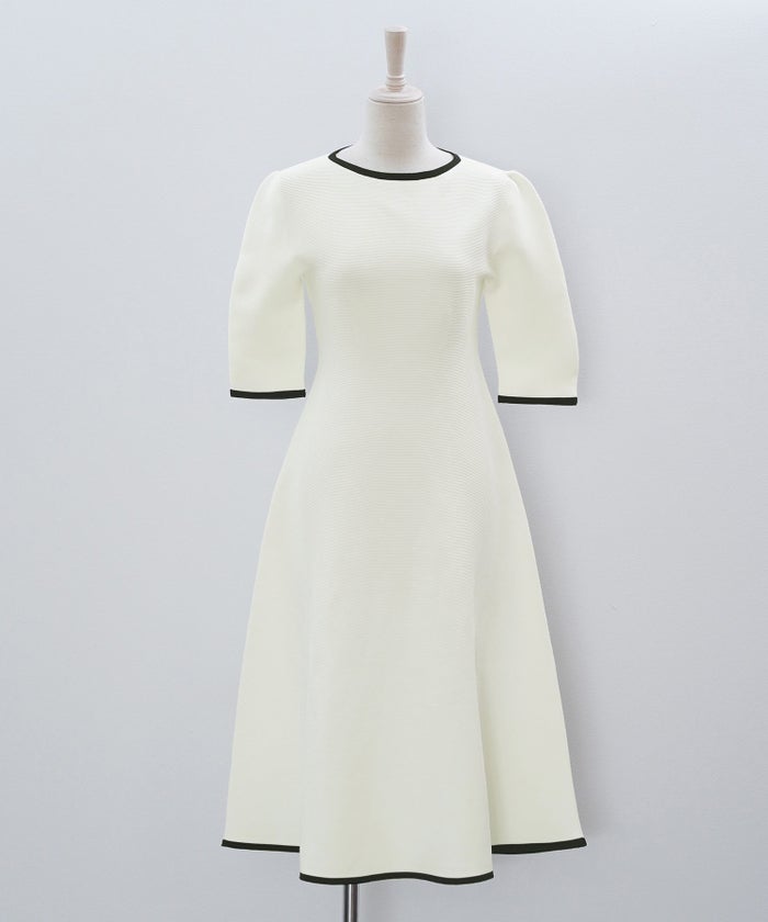 ホールガーメント バイカラー ニットワンピース ボートネック 五分袖 フレア ウエストシェイプ きれいめ 上品 体型カバー セットアップ風 カーディガン合わせ デニムジャケット 大人カジュアル 白