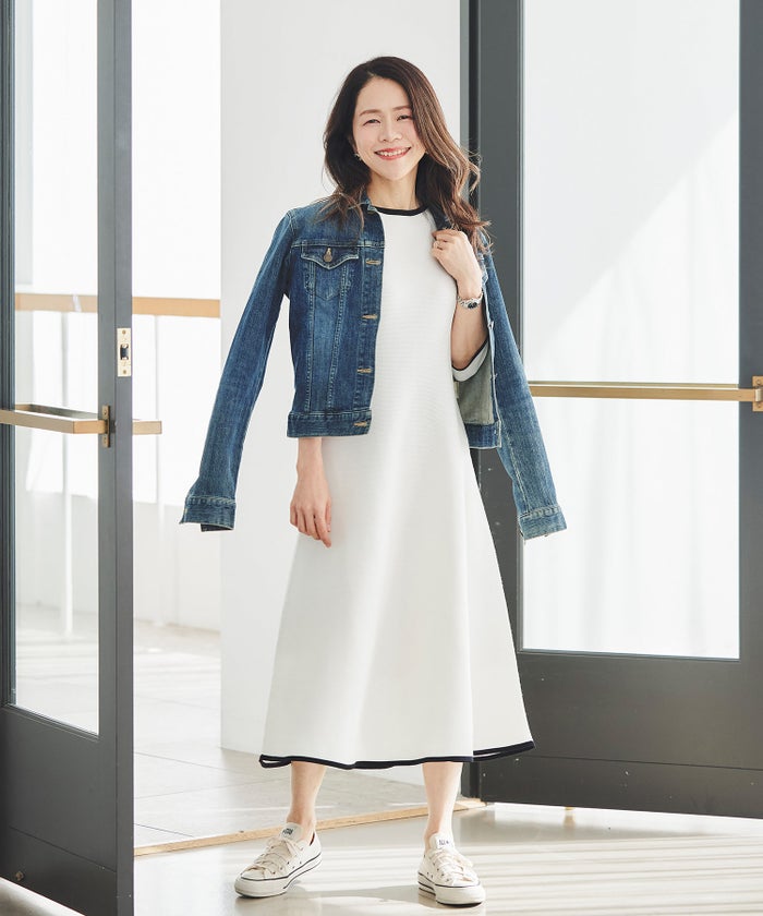 ホールガーメント バイカラー ニットワンピース ボートネック 五分袖 フレア ウエストシェイプ きれいめ 上品 体型カバー セットアップ風 カーディガン合わせ デニムジャケット 大人カジュアル 白