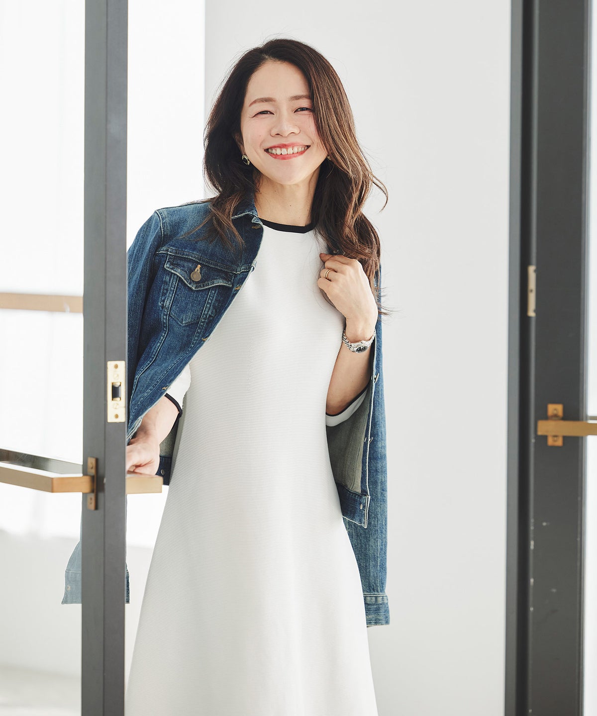 ホールガーメント バイカラー ニットワンピース ボートネック 五分袖 フレア ウエストシェイプ きれいめ 上品 体型カバー セットアップ風 カーディガン合わせ デニムジャケット 大人カジュアル 白