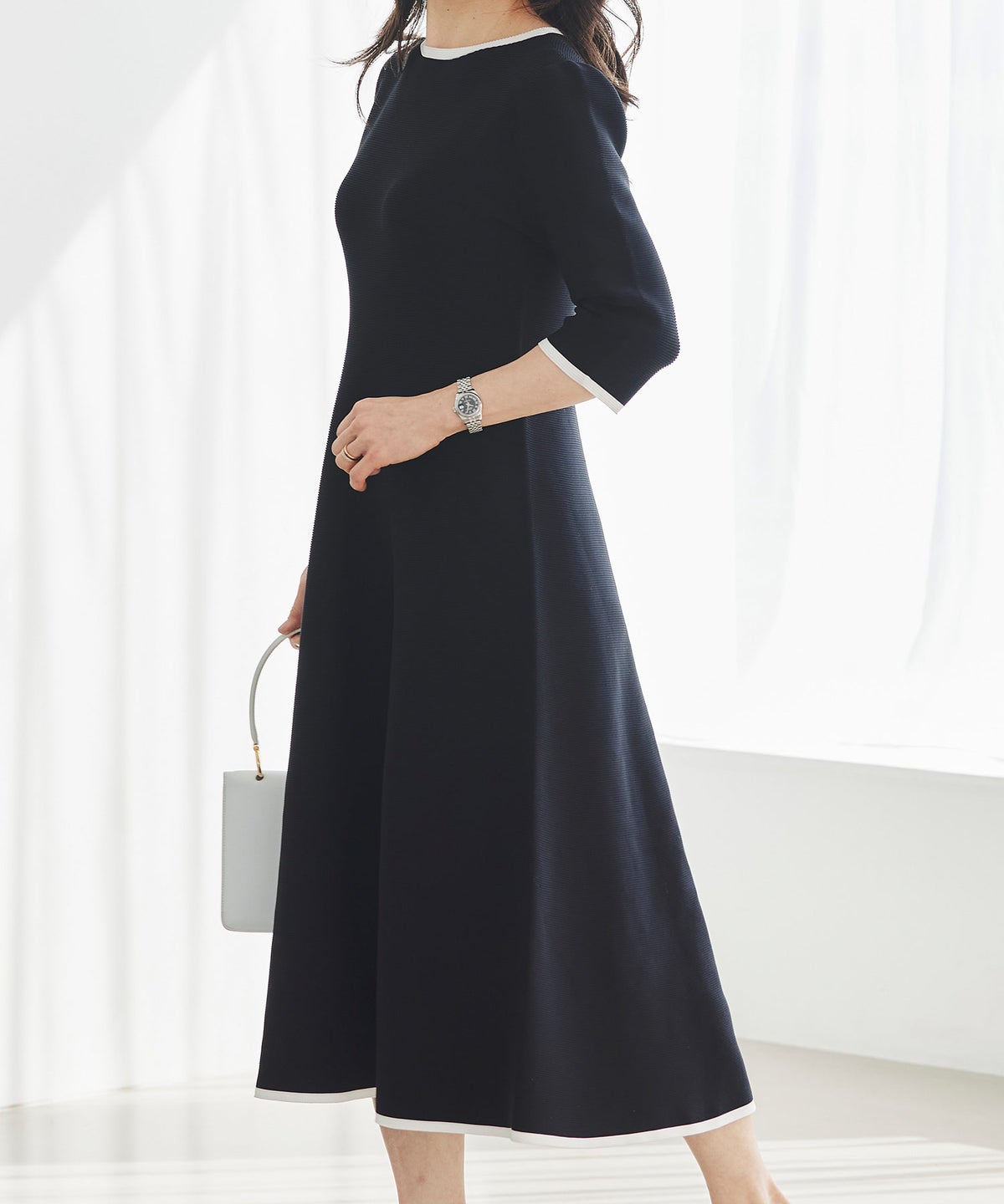 ホールガーメント バイカラー ニットワンピース ボートネック 五分袖 フレア ウエストシェイプ きれいめ 上品 体型カバー セットアップ風 カーディガン合わせ デニムジャケット 大人カジュアル 黒