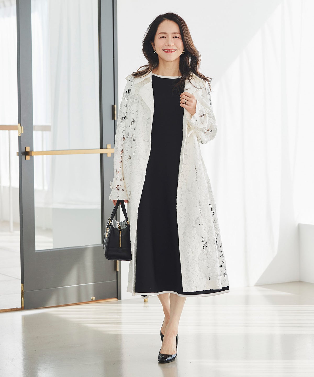 ホールガーメント バイカラー ニットワンピース ボートネック 五分袖 フレア ウエストシェイプ きれいめ 上品 体型カバー セットアップ風 カーディガン合わせ デニムジャケット 大人カジュアル 黒