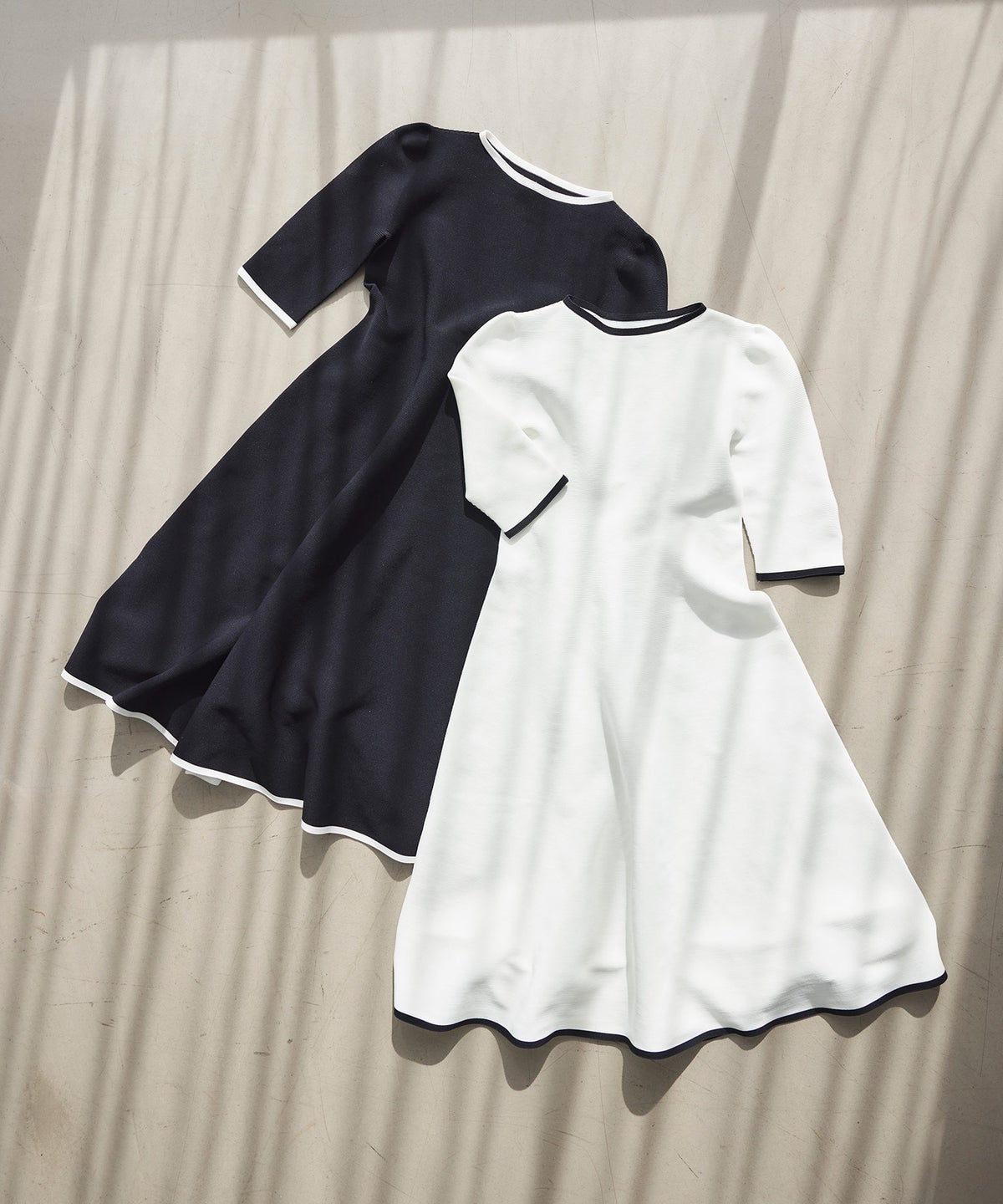 ホールガーメント バイカラー ニットワンピース ボートネック 五分袖 フレア ウエストシェイプ きれいめ 上品 体型カバー セットアップ風 カーディガン合わせ デニムジャケット 大人カジュアル 白 黒