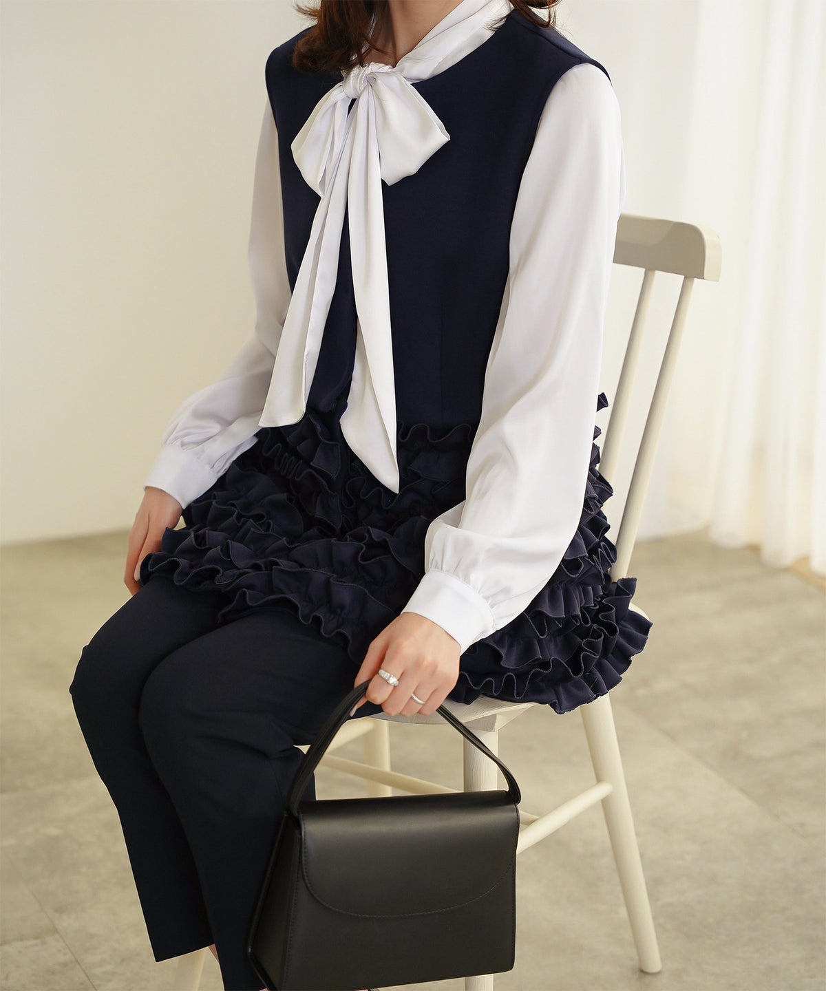 サテン ボウタイ ブラウス レディース ファッション M ホワイト ピンクベージュ ブラック