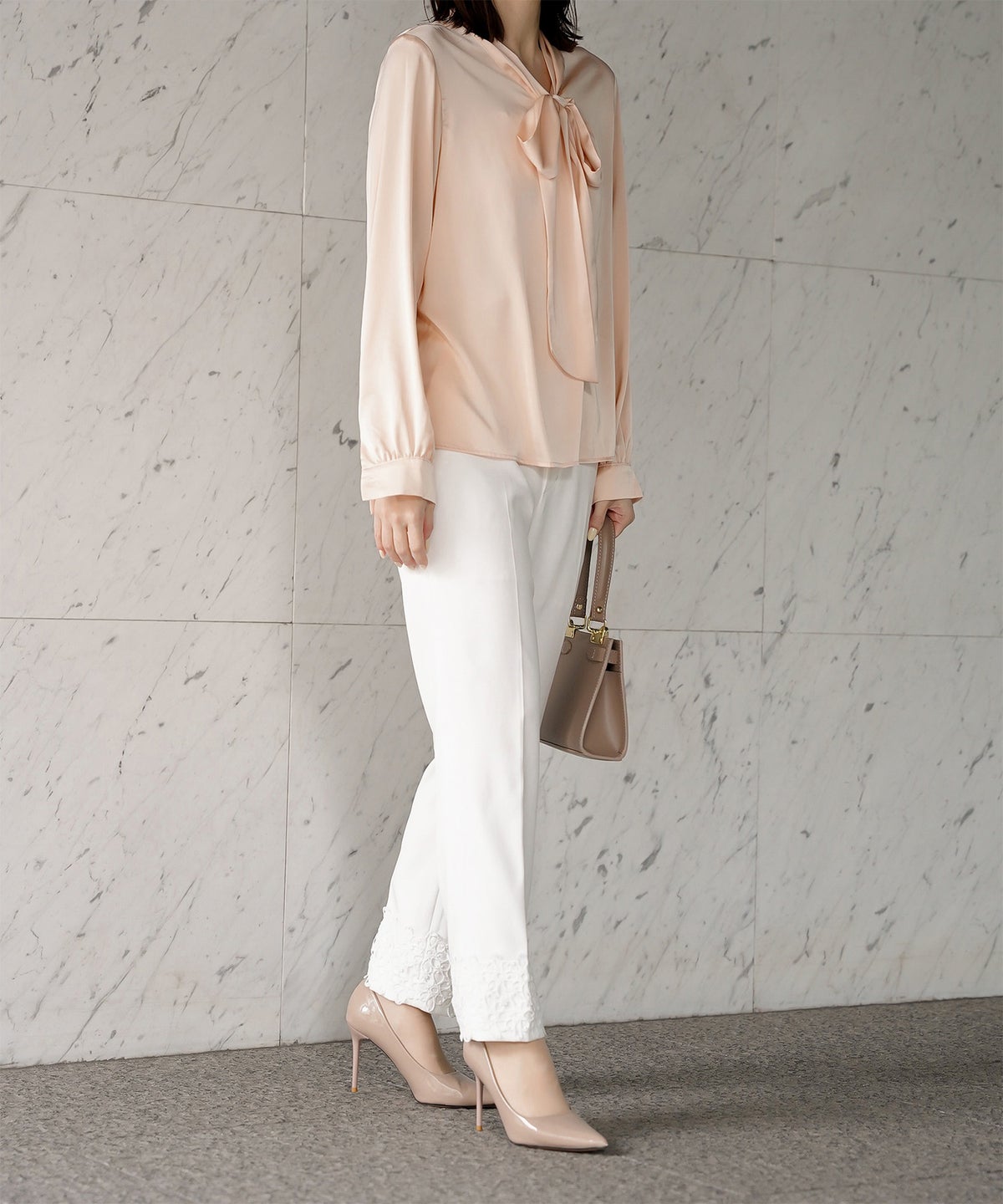 サテン ボウタイ ブラウス レディース ファッション M ホワイト ピンクベージュ ブラック