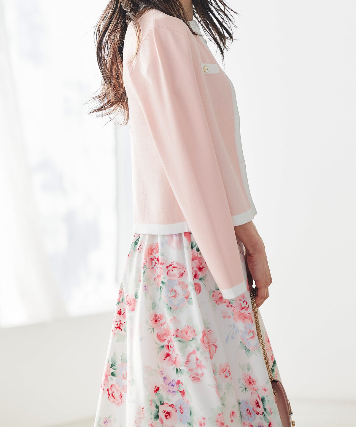 花柄 スカート ギャザー フレア ミドル丈 通勤 カジュアル フェミニン 大人かわいい 上品 モノトーン ピンク ジョイントスペース