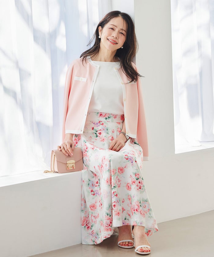 花柄 スカート ギャザー フレア ミドル丈 通勤 カジュアル フェミニン 大人かわいい 上品 モノトーン ピンク ジョイントスペース