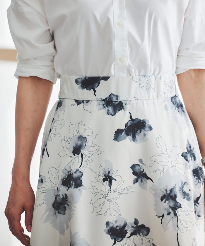 花柄 スカート ギャザー フレア ミドル丈 通勤 カジュアル フェミニン 大人かわいい 上品 モノトーン ピンク ジョイントスペース