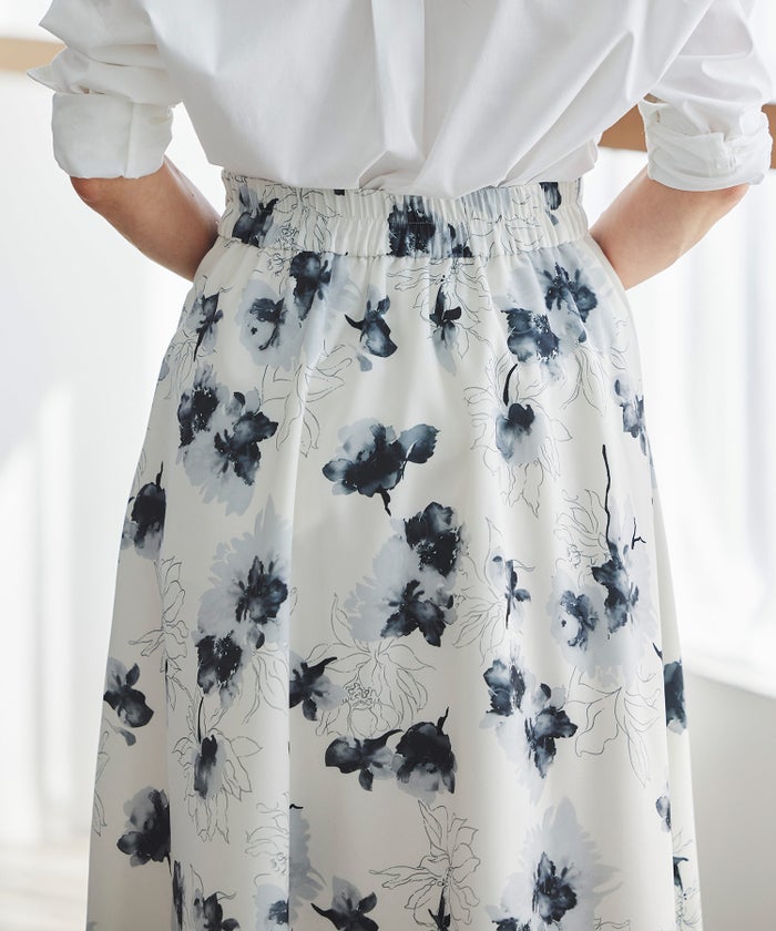 花柄 スカート ギャザー フレア ミドル丈 通勤 カジュアル フェミニン 大人かわいい 上品 モノトーン ピンク ジョイントスペース