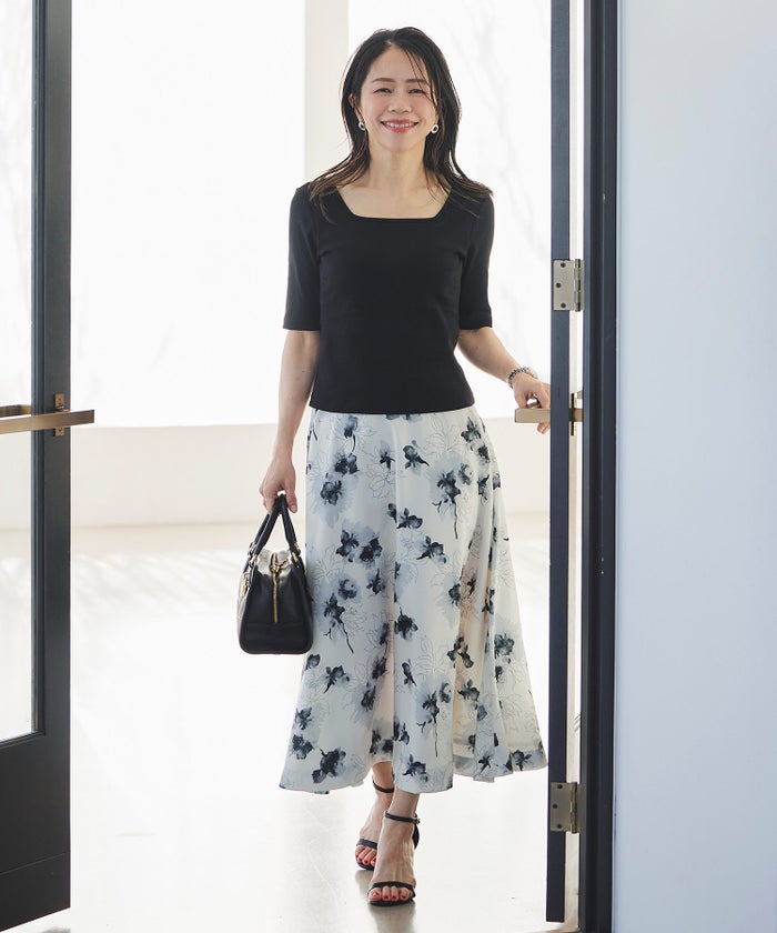 花柄 スカート ギャザー フレア ミドル丈 通勤 カジュアル フェミニン 大人かわいい 上品 モノトーン ピンク ジョイントスペース