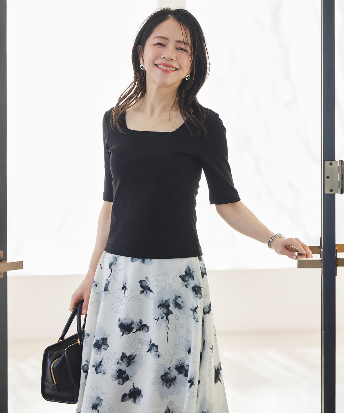 花柄 スカート ギャザー フレア ミドル丈 通勤 カジュアル フェミニン 大人かわいい 上品 モノトーン ピンク ジョイントスペース