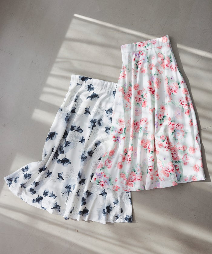 花柄 スカート ギャザー フレア ミドル丈 通勤 カジュアル フェミニン 大人かわいい 上品 モノトーン ピンク ジョイントスペース