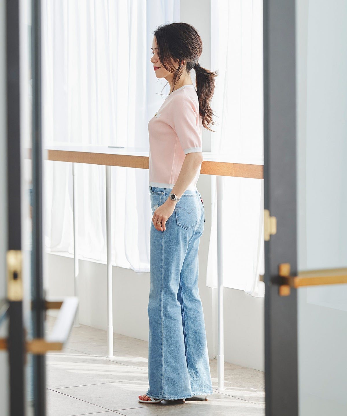 半袖ニット 配色トリム 金縁ボタン 薄手 春夏秋 レディース アンサンブル コンパクト丈 クルーネック 飾りポケット ピンク