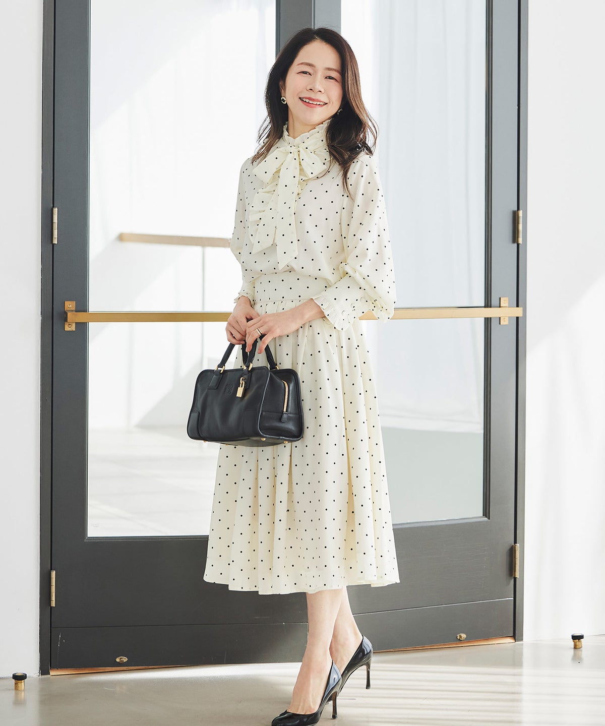 ブラウス リボン フリル ボウタイ 通勤 働く女性 アフタヌーンティー フェミニン 大人かわいい 上品 ドット柄 