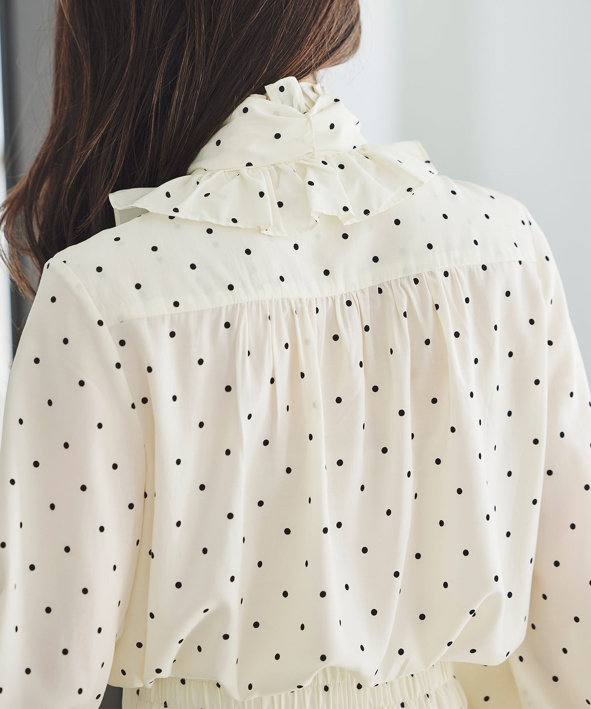 ブラウス リボン フリル ボウタイ 通勤 働く女性 アフタヌーンティー フェミニン 大人かわいい 上品 ドット柄 