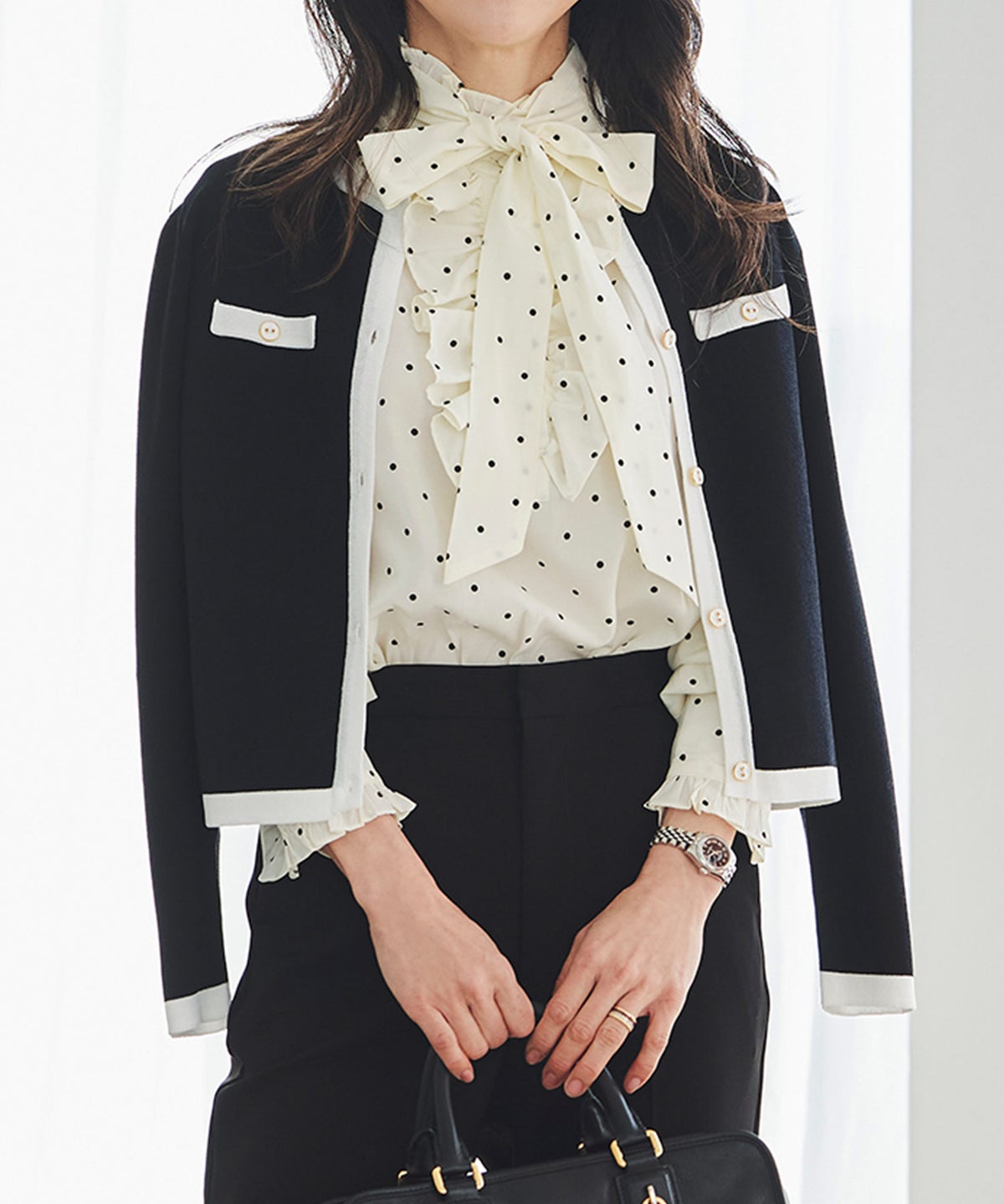 ブラウス リボン フリル ボウタイ 通勤 働く女性 アフタヌーンティー フェミニン 大人かわいい 上品 ドット柄 
