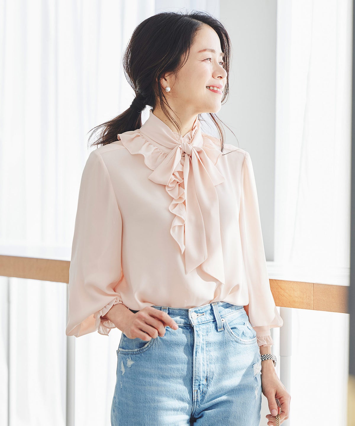 ブラウス リボン フリル ボウタイ 通勤 働く女性 アフタヌーンティー フェミニン 大人かわいい 上品 ピンク 