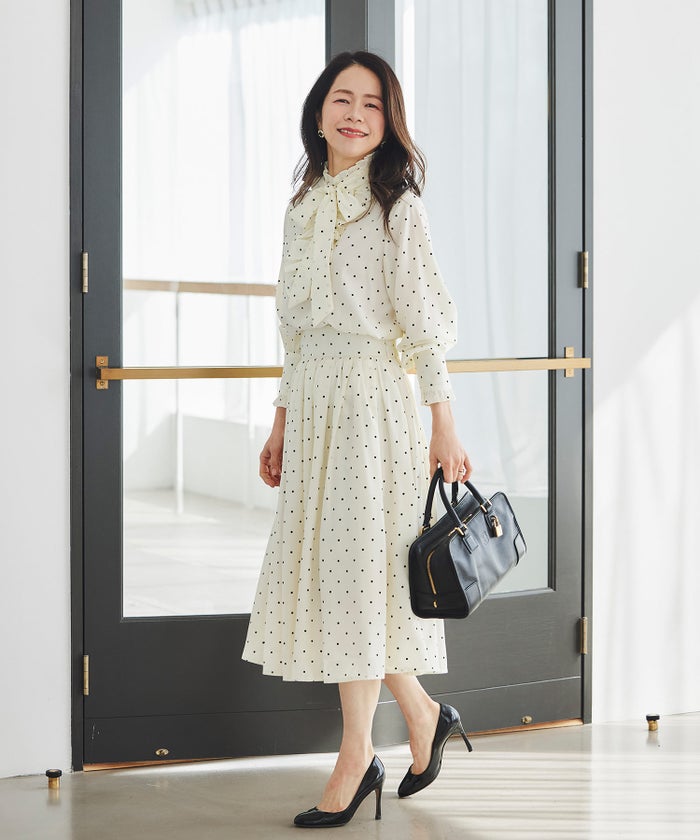 ブラウス リボン フリル ボウタイ 通勤 働く女性 アフタヌーンティー フェミニン 大人かわいい 上品 ドット柄 