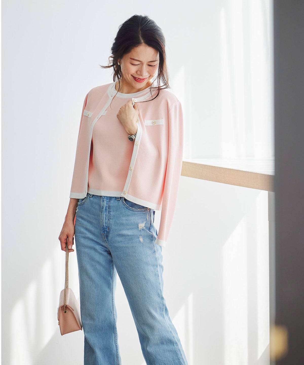 バイカラー ニットカーディガン 春 夏 薄手 クルーネック 長袖 飾りポケット 通勤 冷房対策 日焼け対策 レディース M L 黒 白 ピンク