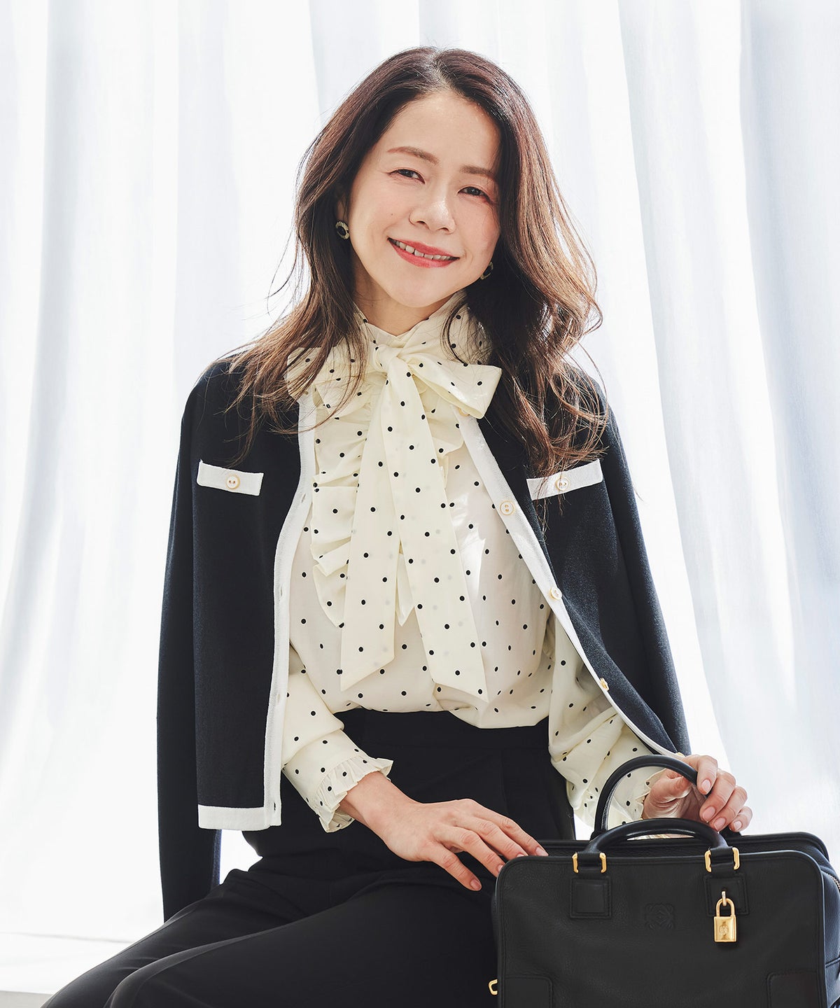 バイカラー ニットカーディガン 春 夏 薄手 クルーネック 長袖 飾りポケット 通勤 冷房対策 日焼け対策 レディース M L 黒 白 ピンク